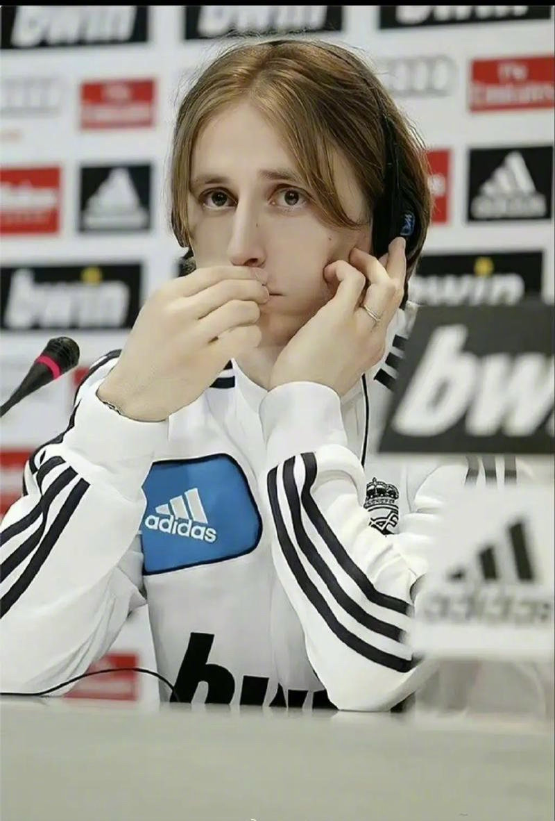 尤文官方：弗拉霍维奇成功接受了左内收肌腱撕脱修复手术